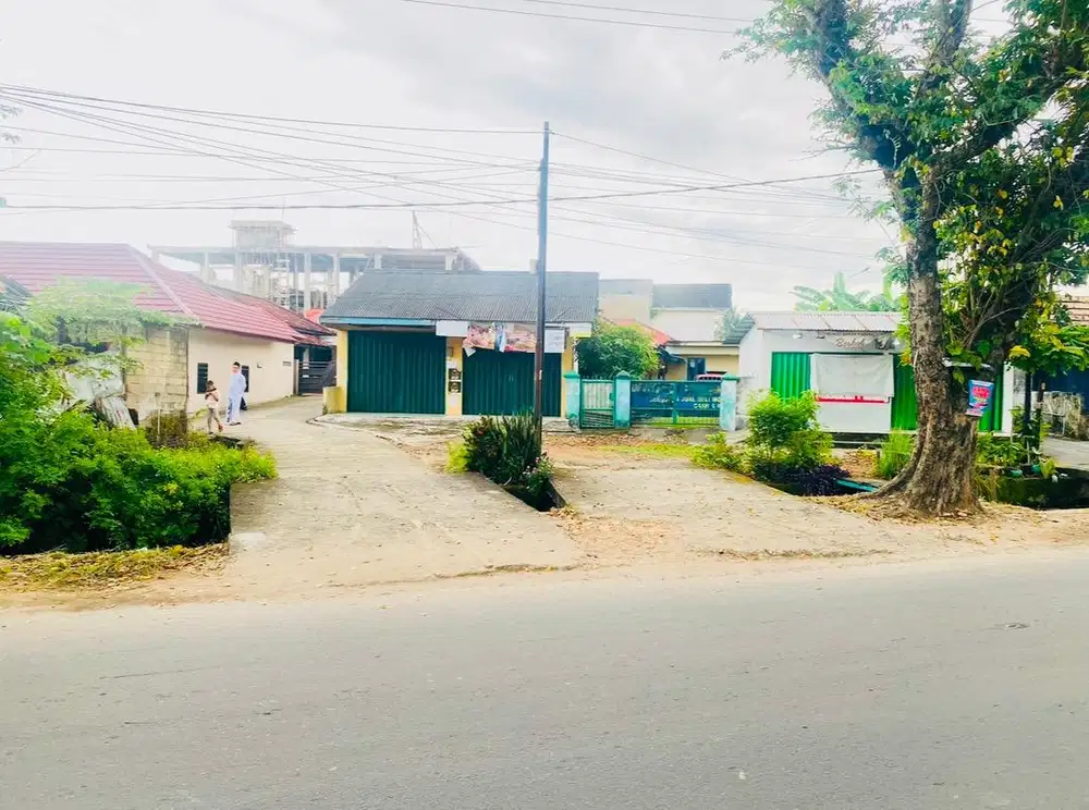 Dijual Tanpa Perantara Rumah dan 4 Kios Toko
