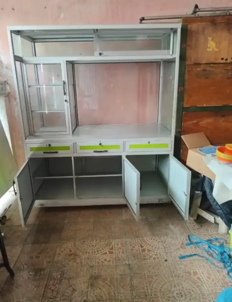 Rombong rak aluminium bekas depot
