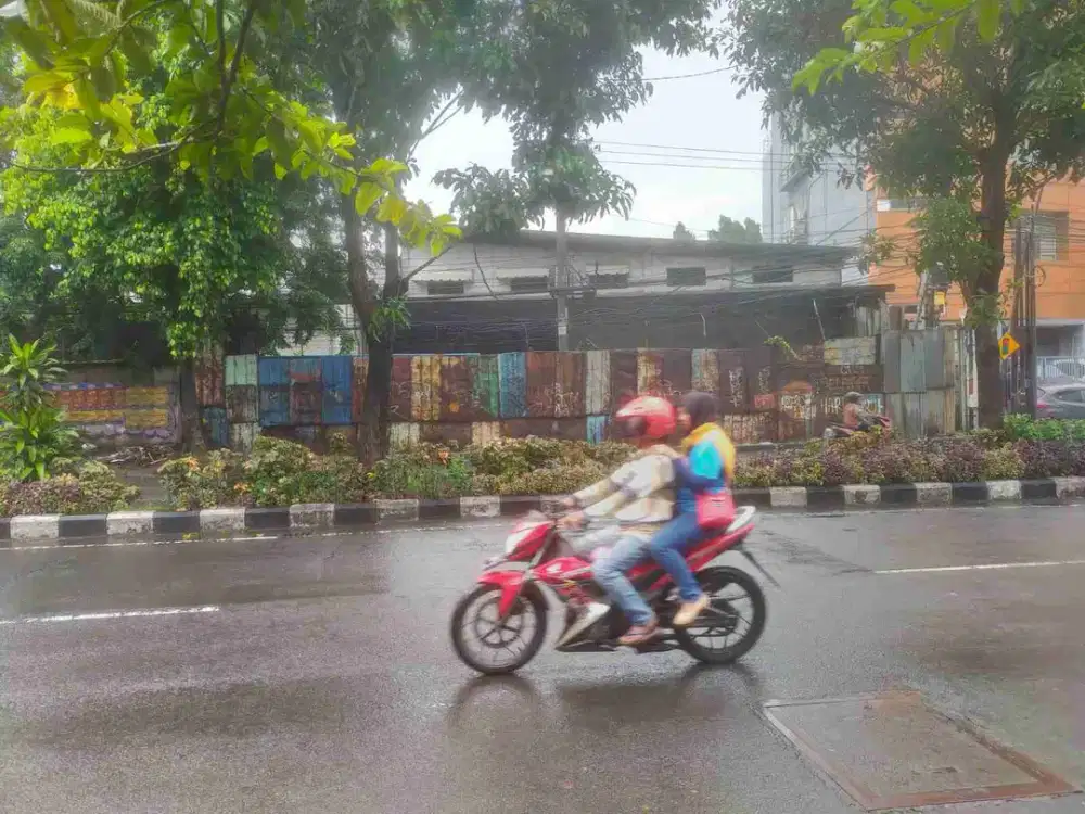 Disewakan Gudang Raya Manukan Kulon ( Pinggir Jalan Raya )