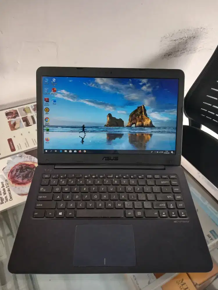 Laptop Asus E402Y Amd E2 Ram 4 Ssd 256