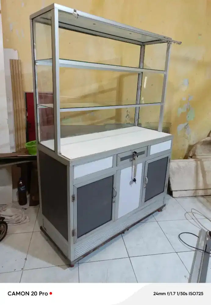 Etalase makanan ukuran panjang 120 cm x tinggi 176 cm x lebar 50 cm