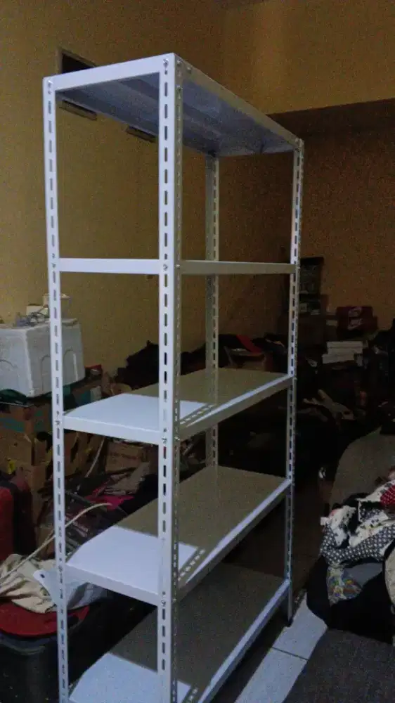 RAK BESI SIKU LUBANG