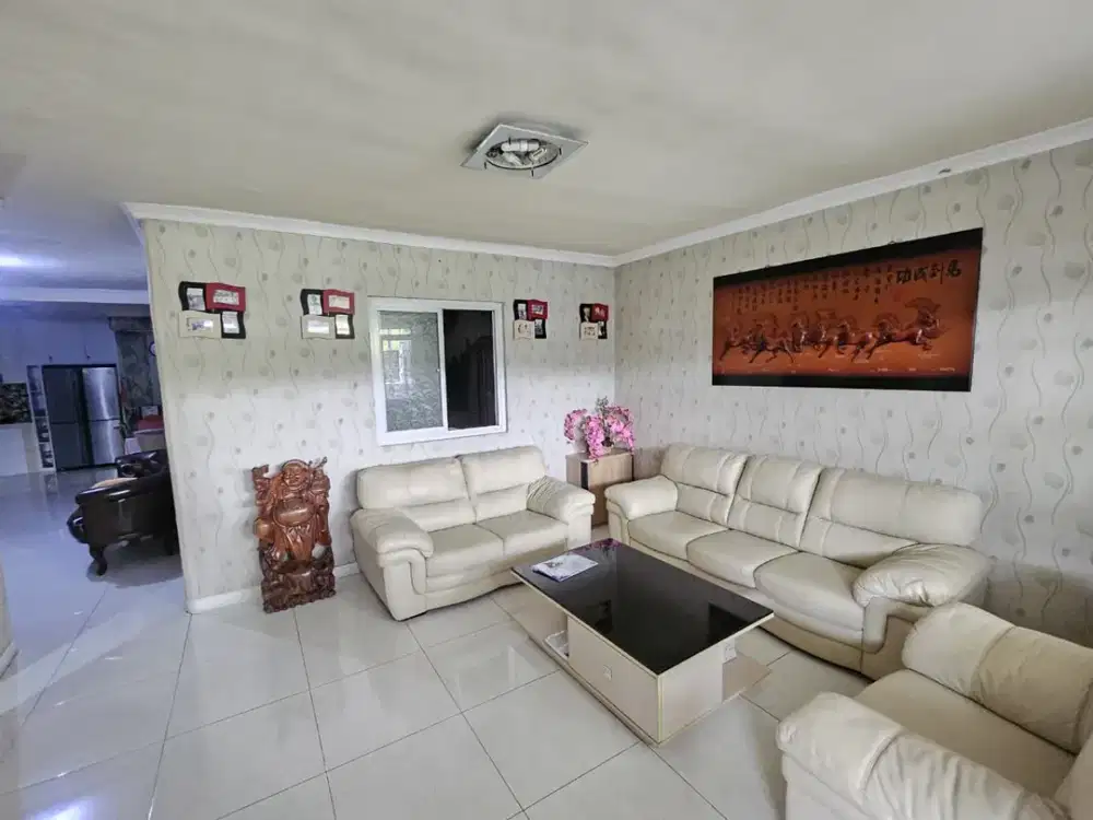ANA RUMAH UK 8X15M DI KOMPLEK KAVLING POLRI JELAMBAR