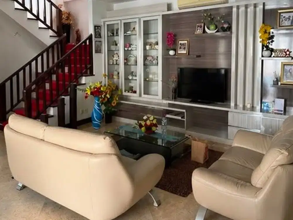 Luxury & Lifestyle Focus (Ideal for Real Estate Portals & Websites)
