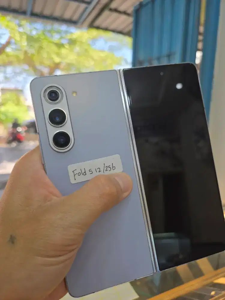 Samsung fold 5 minus layar dlm mati