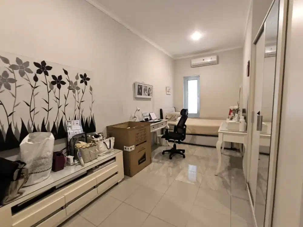 Dijual Rumah Rapi Terawat Siap Huni di Permata Buana Jakarta Barat