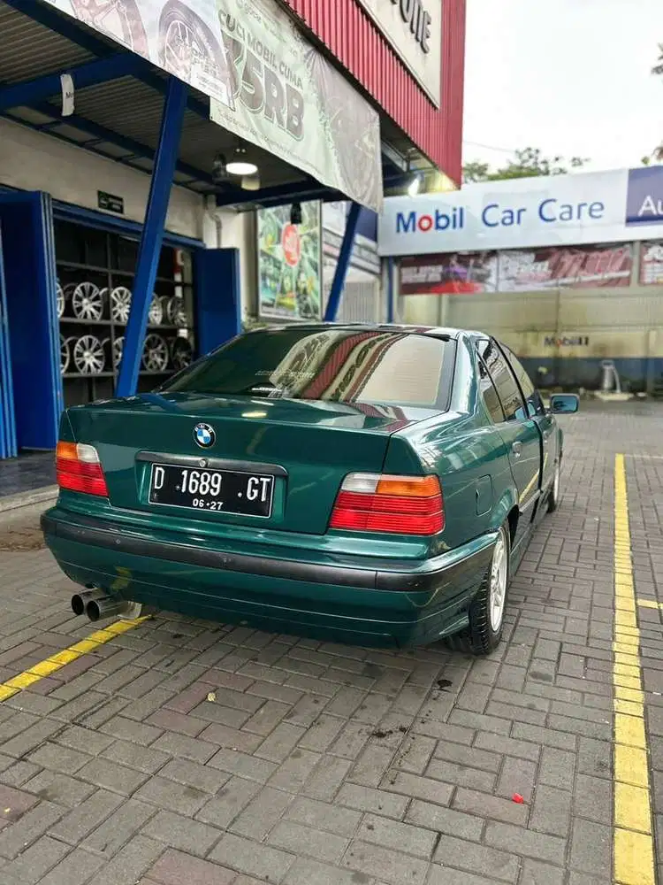 BMW 320i 1996 Bensin