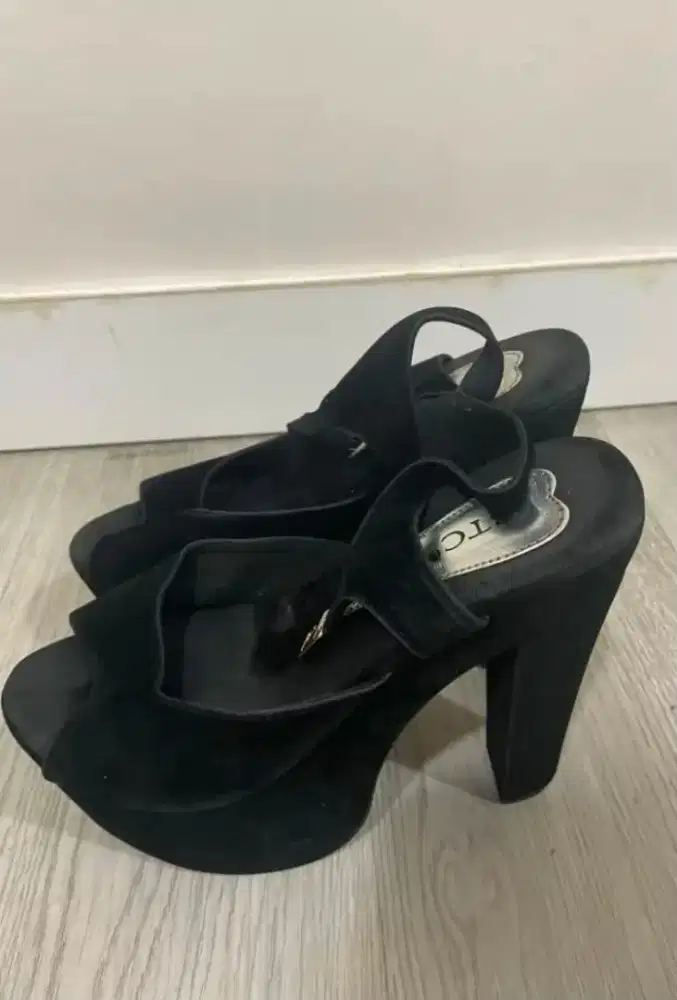 preloved sandal highhells black hitam
