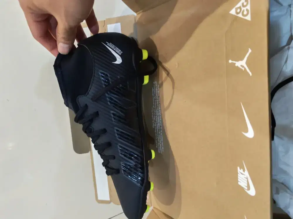 Sepatu bola Nike mercurial Superfly 9FG/UK 42'5