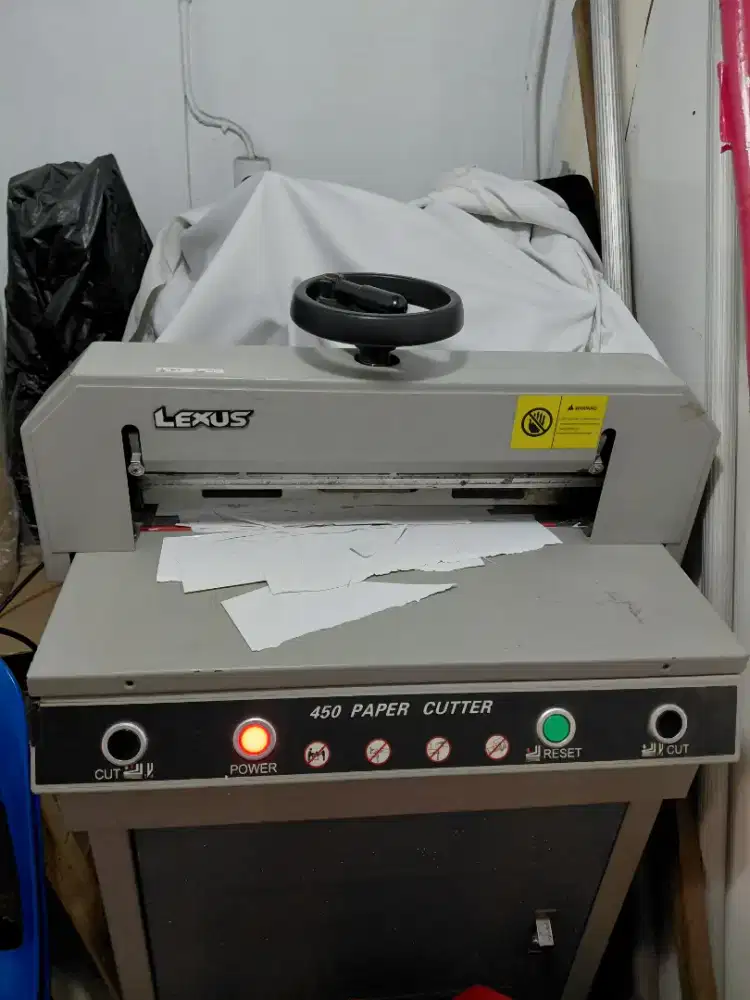Alat/Mesin Potong Kertas Elektrik/Electric Paper Cutter