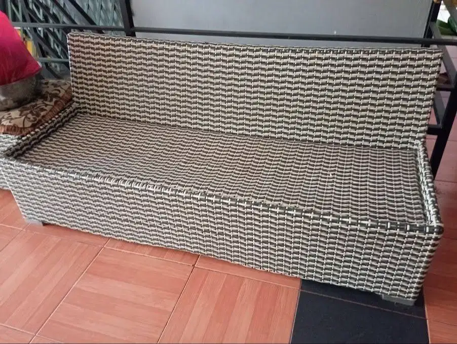 Kursi Sofa Rotan Sintetis Panjang 159x65x33 cm