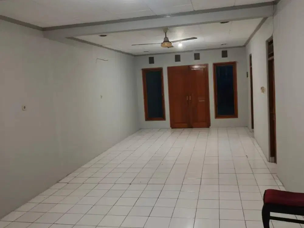 DISEWAKAN RUMAH BISA UTK KANTOR/HUNIAN DI KEMANG JAKARTA SELATAN