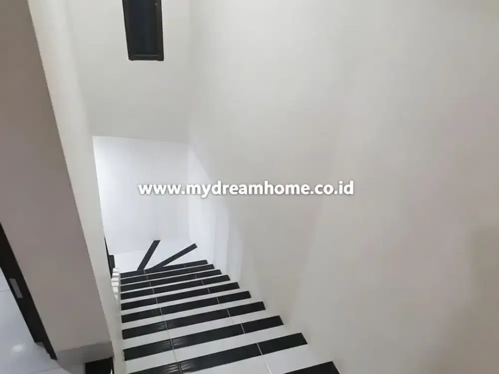 Rumah Bagus Siap Huni di Cluster Puri Mandar