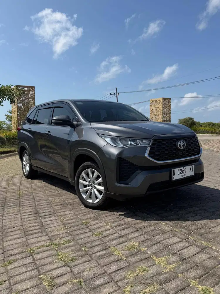 Toyota Zenix V non hybrid 2024. ISTIMEWA