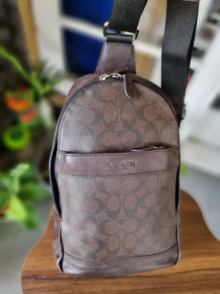 Tas selempang dada crosbody Coach