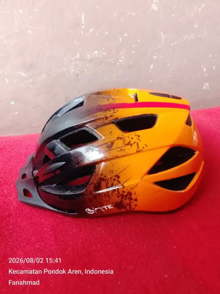 Helm sepeda Syte size L