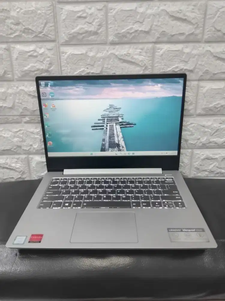 Lenovo Ideapad 330s i5 gen 8/4gb/ssd250gb/VGA Geforce 530