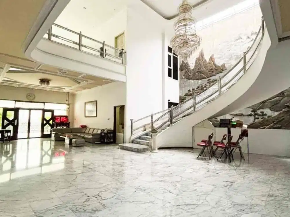 DIJUAL RUMAH DHARMAHUSADA INDAH PUSAT KOTA