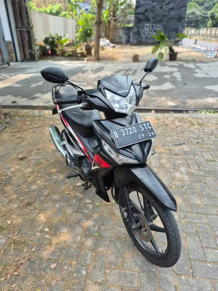 Dijual Honda Supra X 125 tahun 2015 surat lengkap