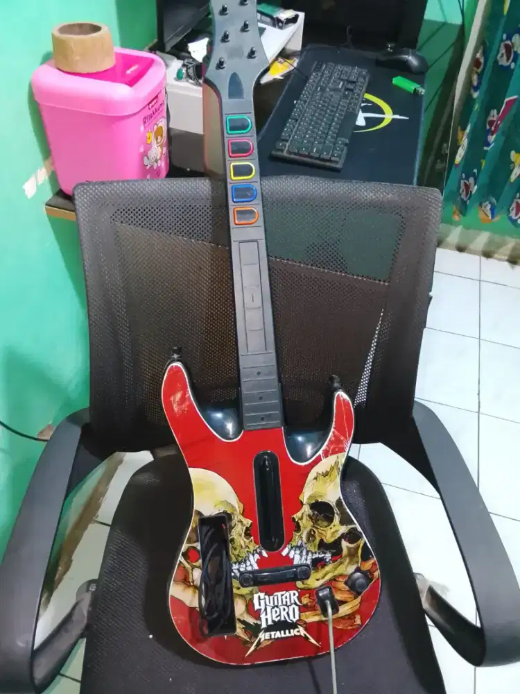Guitar Hero controller