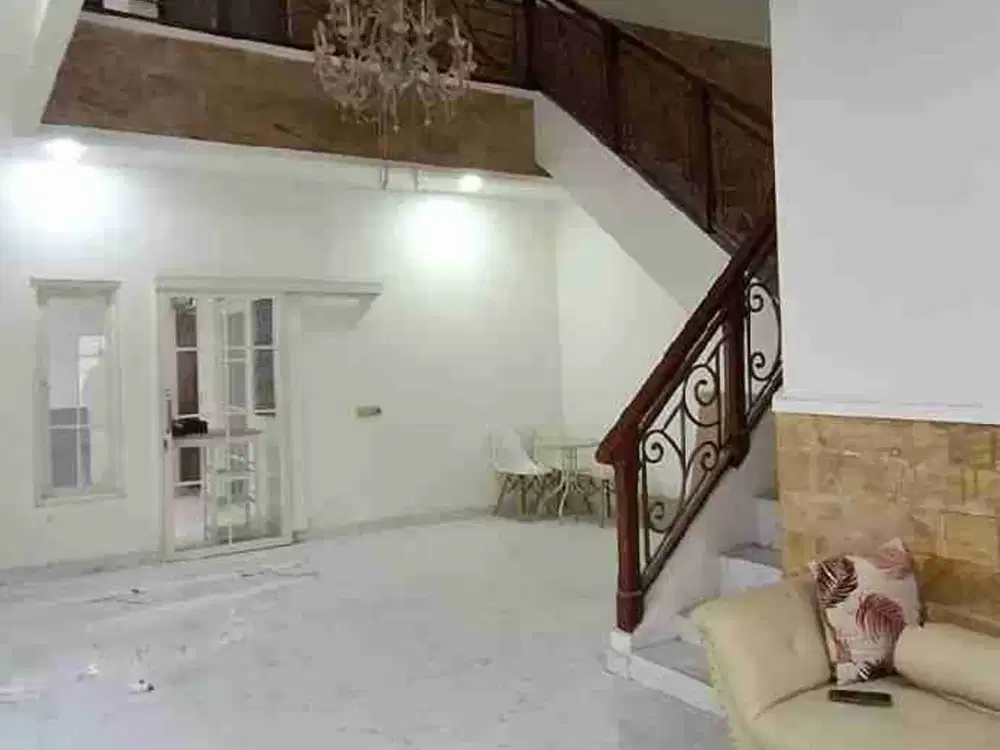 Dijual Rumah Bagus 2 Lantai Baru Renovasi Di Ploso & Siap Huni