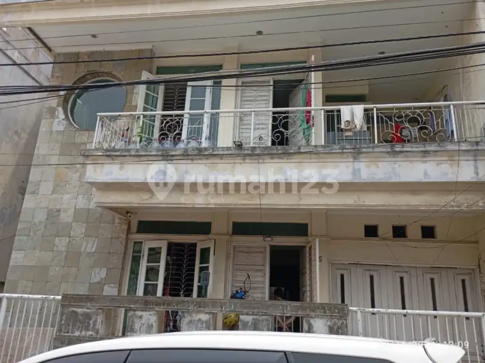 Dijual Rumah Strategis - Pluit Permai, Jakarta Utara