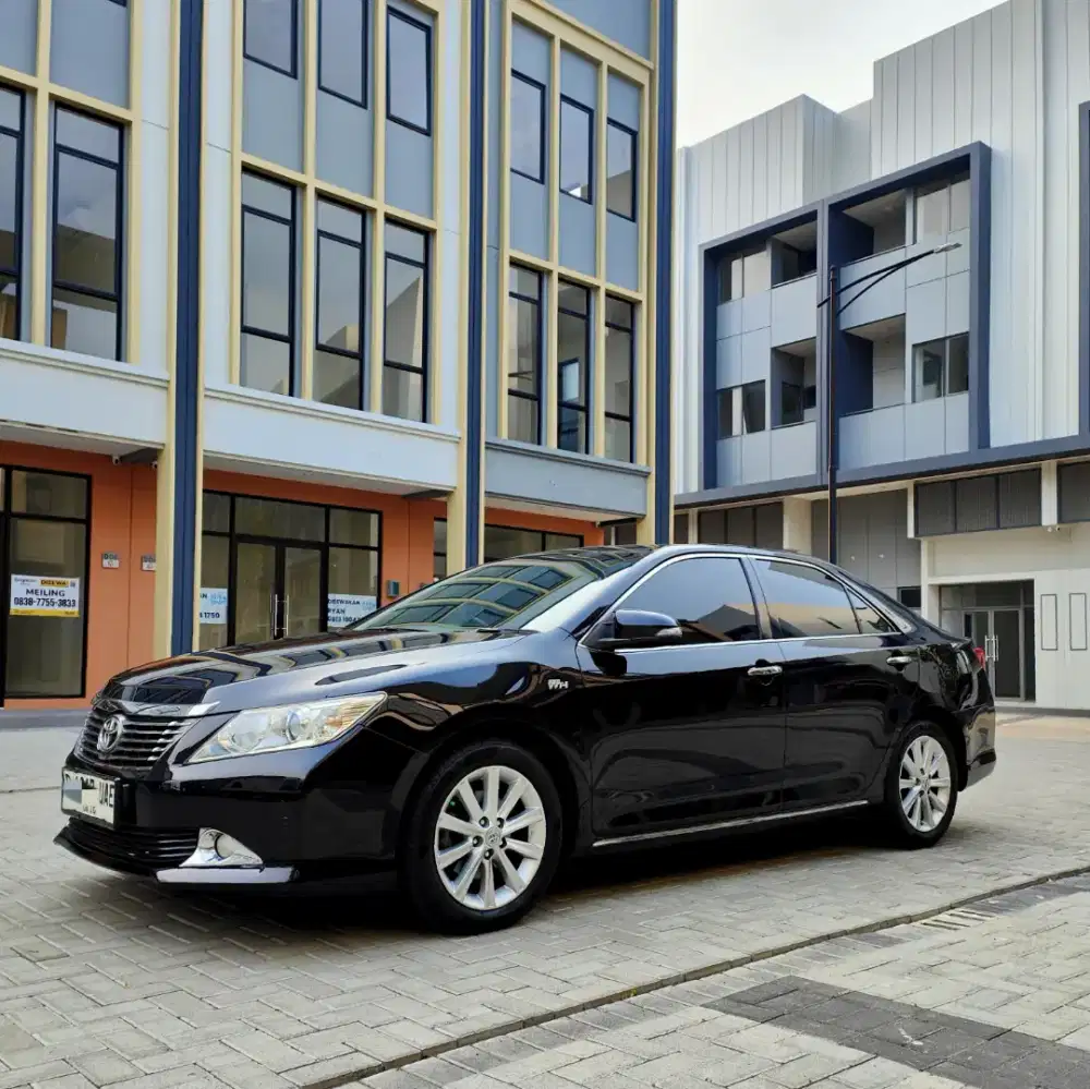 Toyota Camry 2.5 V 2014 Hitam Matic