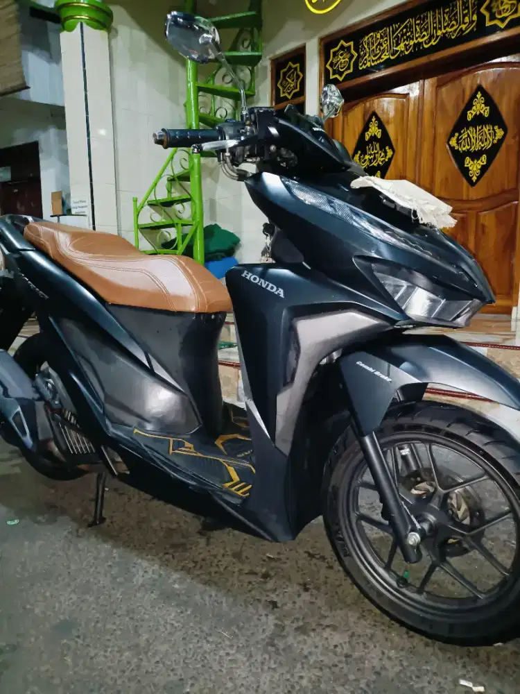 Jual Vario 125 Hitam