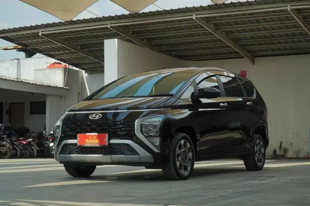 Hyundai Stargazer Prime Captain Seat Matic AT 2023 hitam DP minim