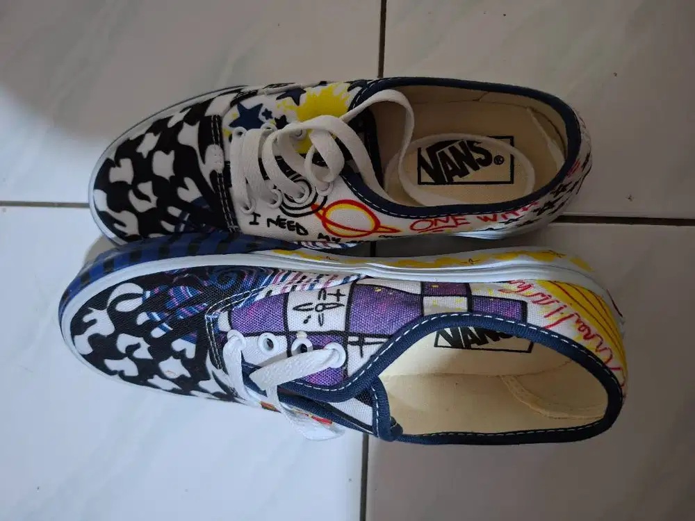 Sepatu Vans size 40 + Kaos kaki