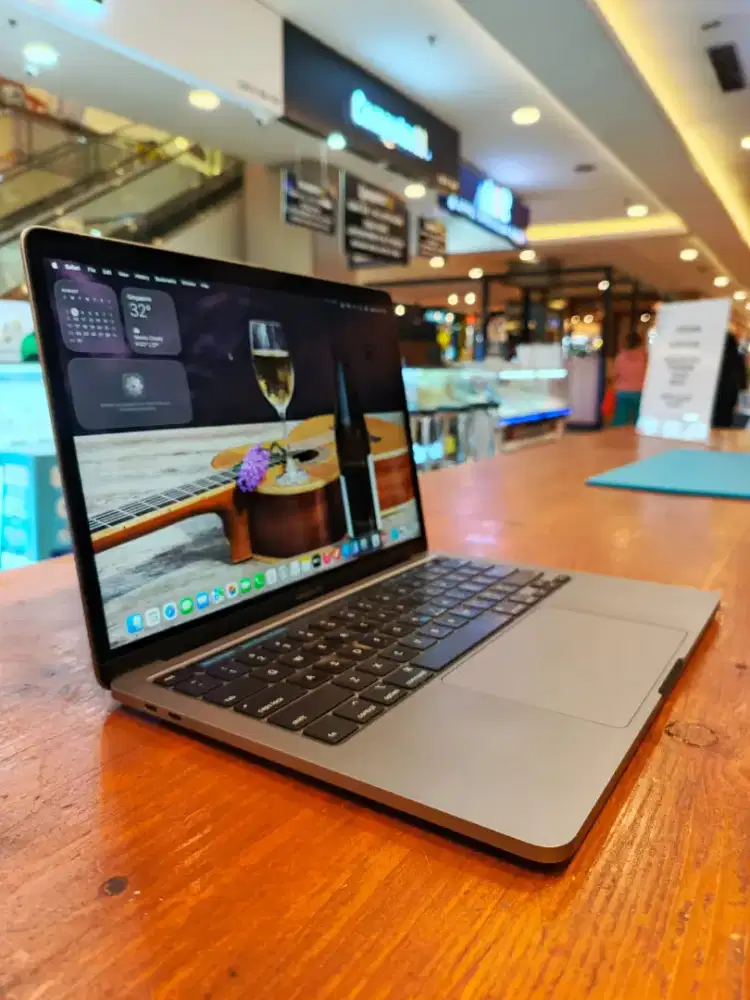 Macbook Pro Retina 13 inch 2020 touchbar