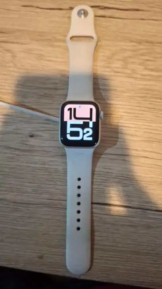 Jual Apple Watch SE 3 40mm Starlight - Second