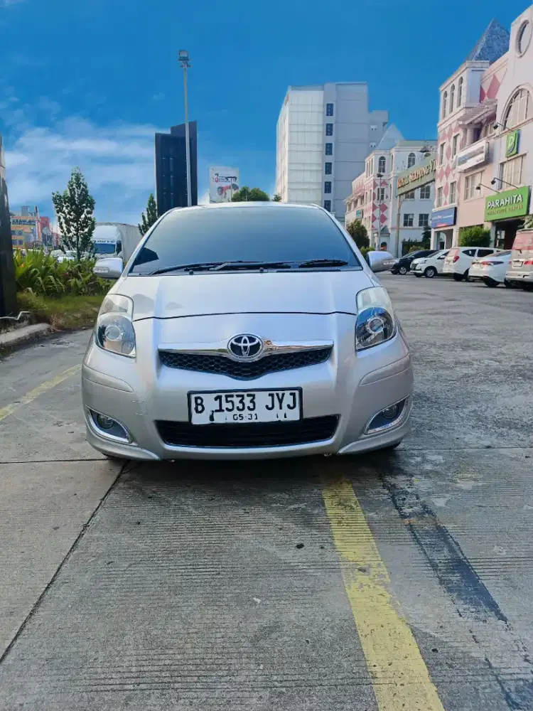 Toyota Yaris E Matic 2011