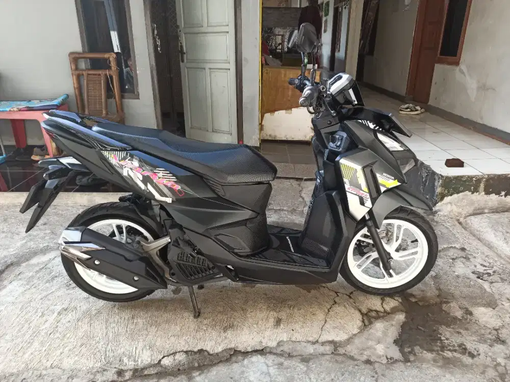 Vario 125 street kumplit mulus km low 7 RB