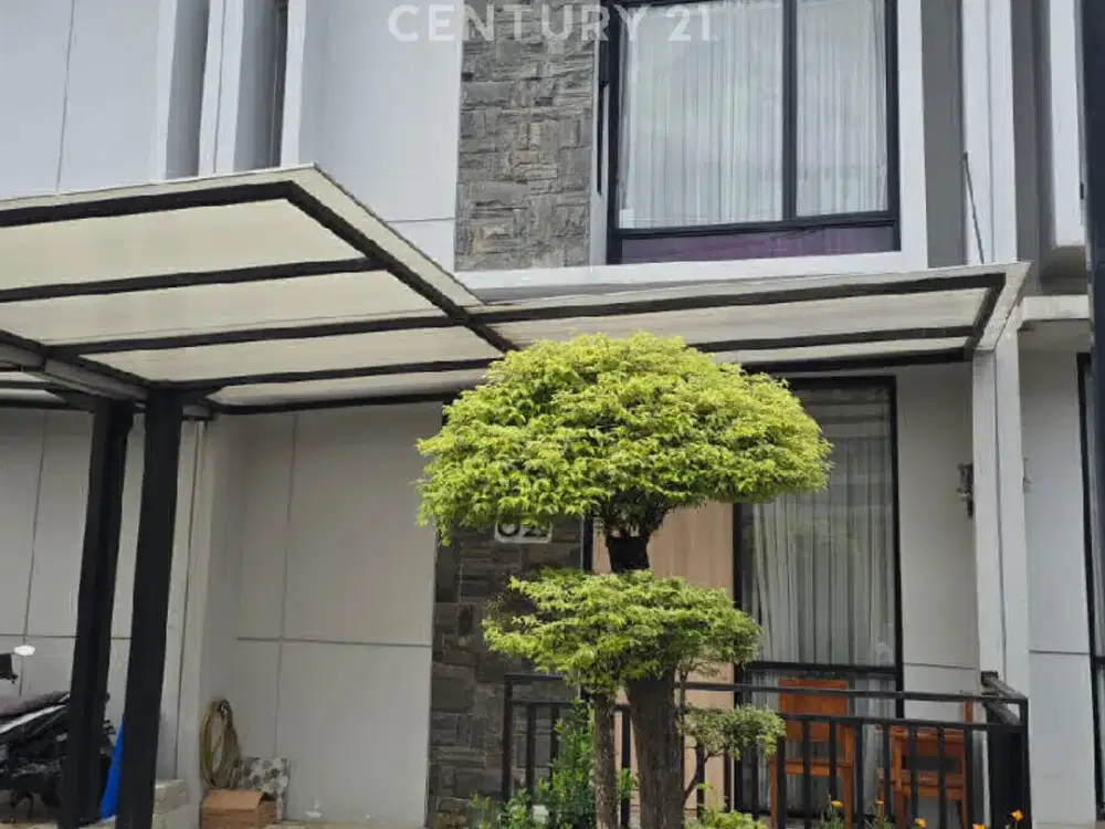 Rumah Cantik Elegant Furnish Waterfront South Travertine Lippo