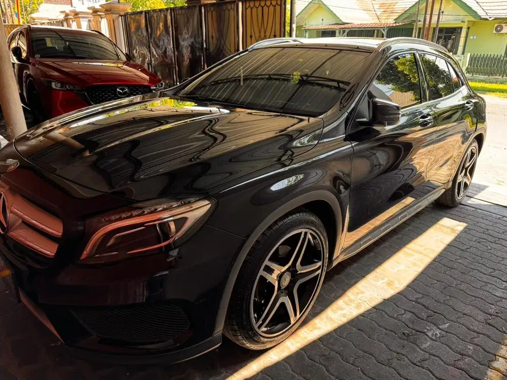 MERCEDES BENZ GLA 200 AMG BLack
