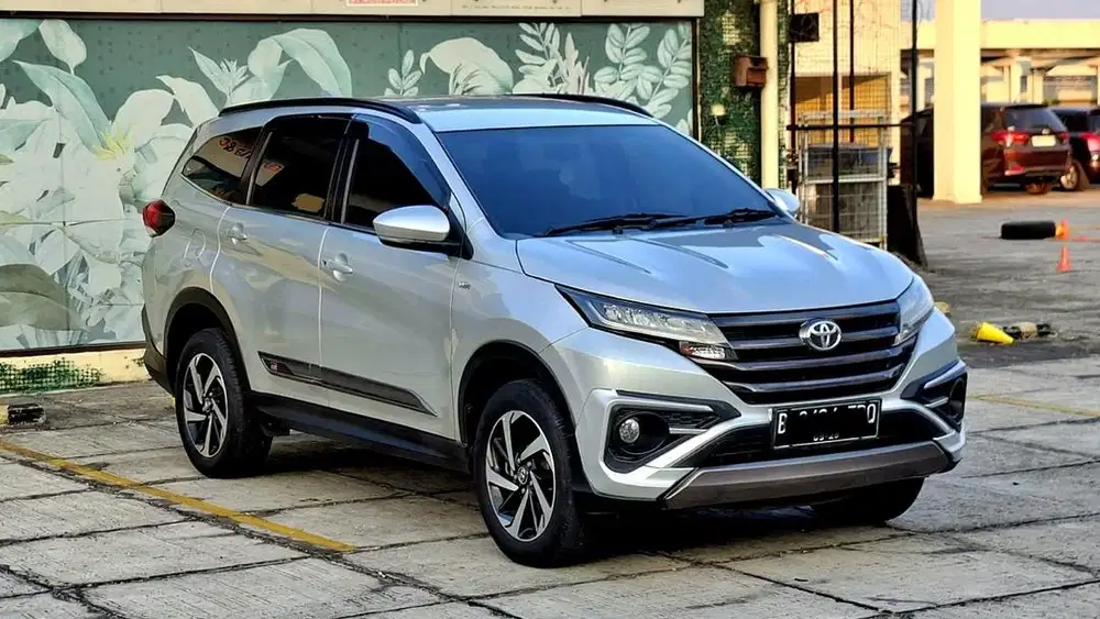 Toyota Rush GR Sport Matic 2021 Low KM 35RB Antik