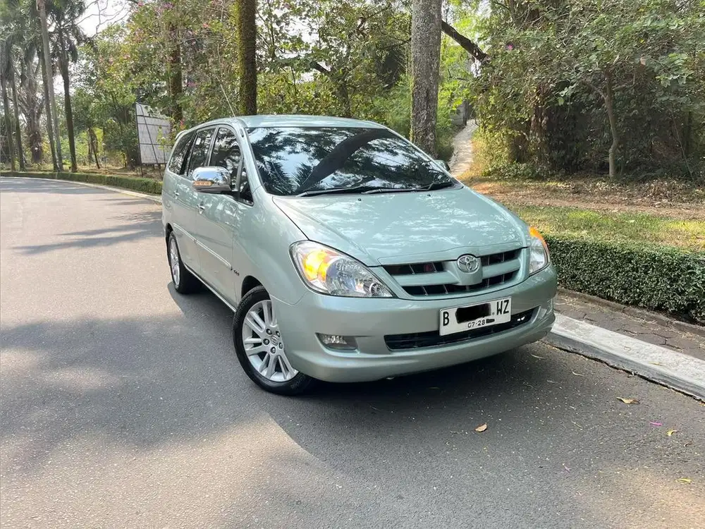 Innova G at 2005 (low km)