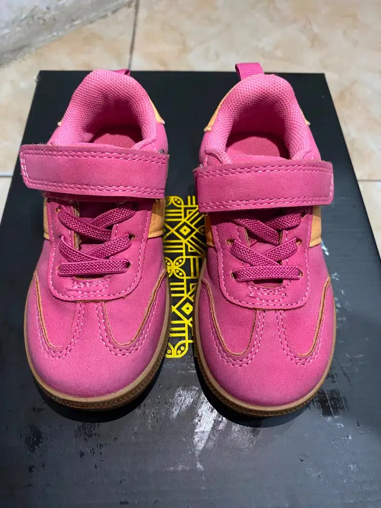 Sepatu anak perempuan by mothercare cook untuk usia 1-2 tahun