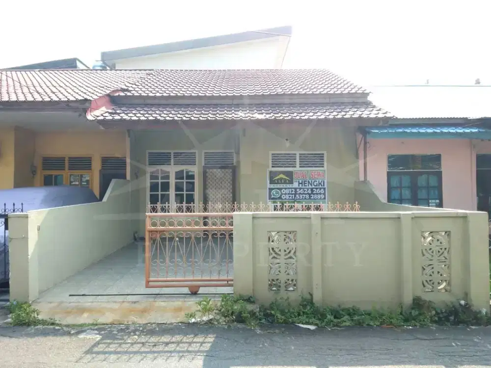 Peluang Usaha & Hunian! Rumah Murah Siap Huni Lokasi Jalan Ramai