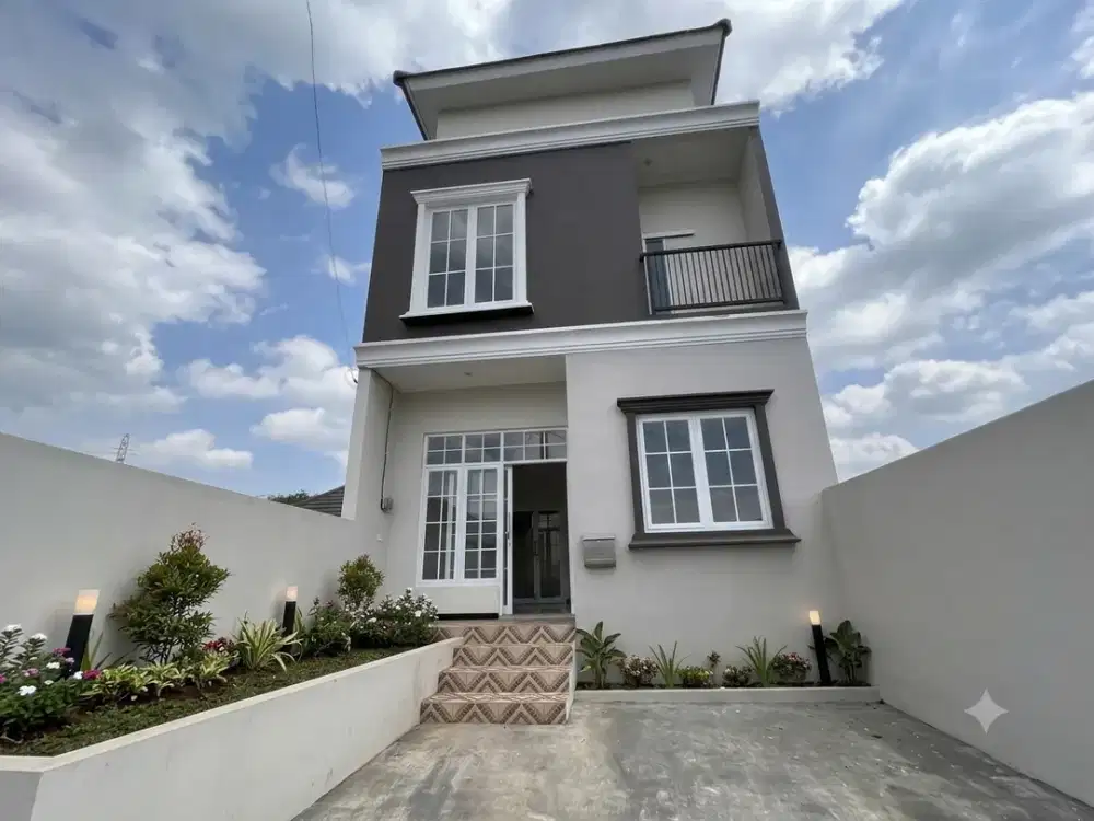 Rumah Villa 2 Lantai Kota Malang View Pegunungan Kawasan Suejukk