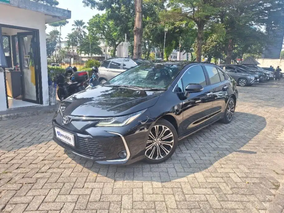 LOW DP Toyota Corolla Altis 1.8 V Bensin-AT 2022 UAI