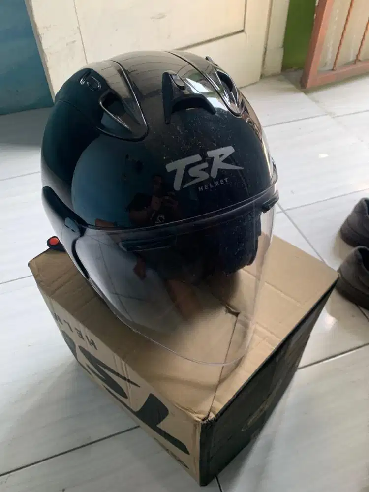 Helm TSR seperti baru