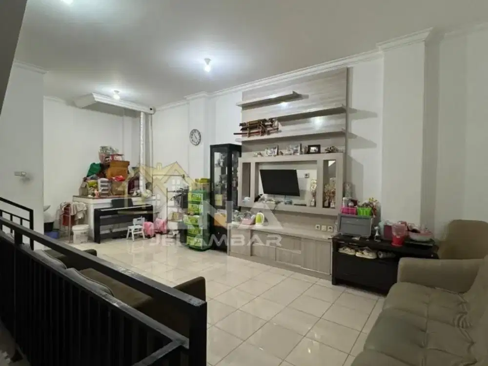ANA RUMAH UK 5X20M LOKASI BEBAS BANJIR DI JELAMBAR