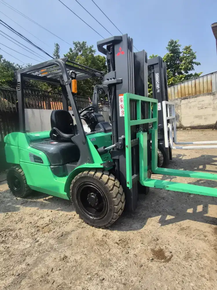 Forklift 3 Ton Mitsubishi Diesel 2021 siap kerja