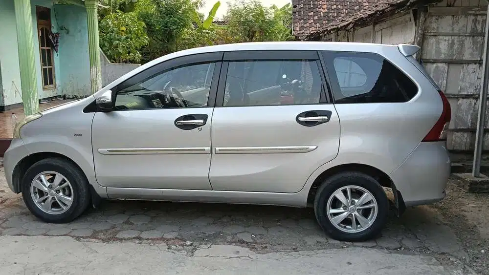Toyota Avanza 2012 Bensin