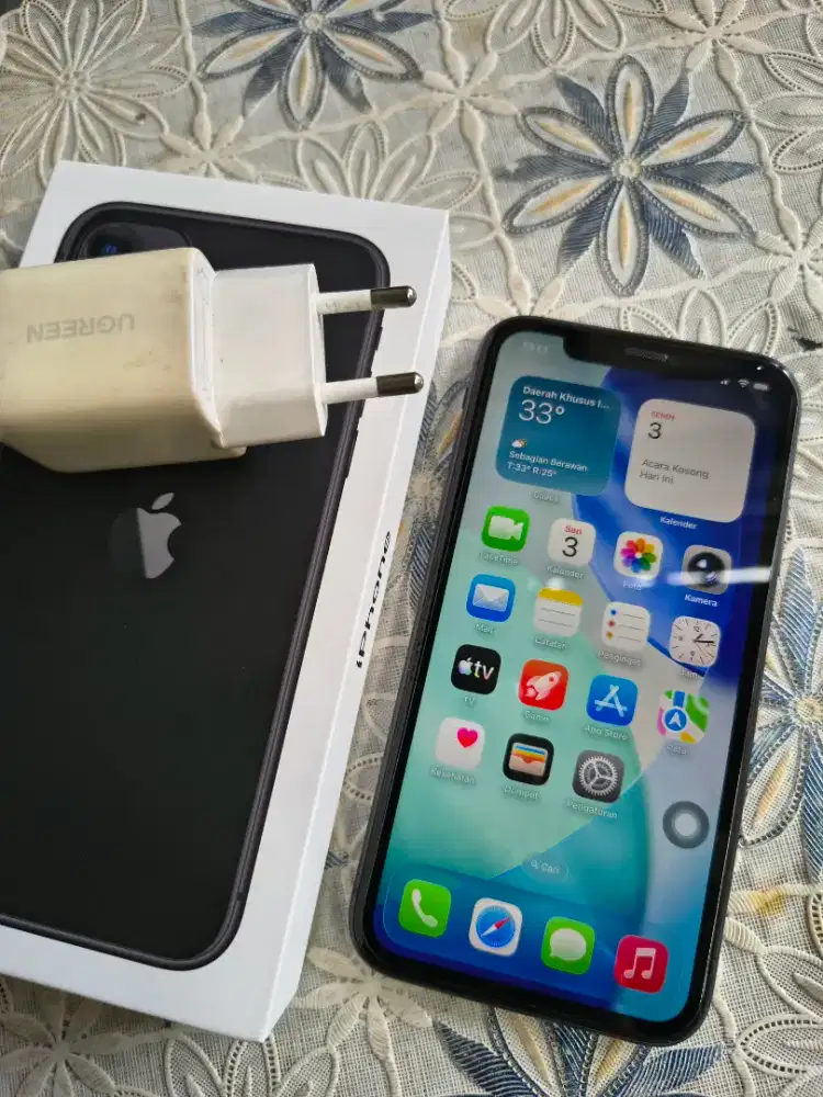 Iphone 11 64gb ibox like new