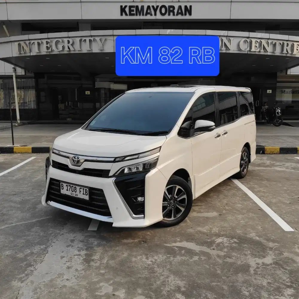 Toyota Voxy 2.0 NIK 2018 Putih