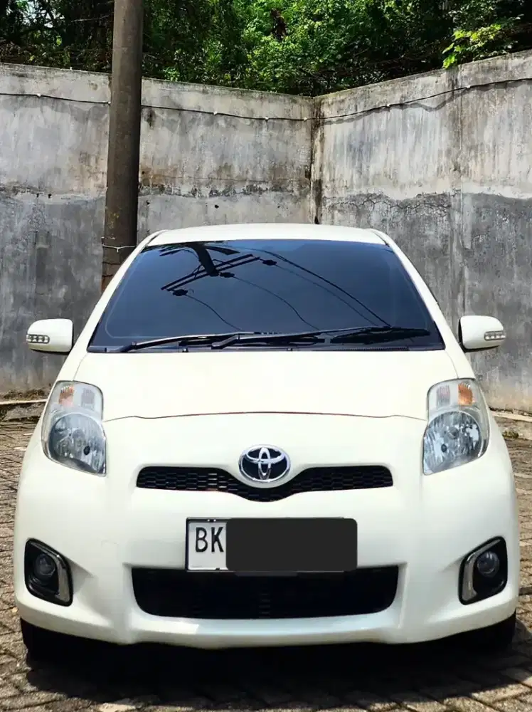 TOYOTA YARIS 1.5 J AT 2012