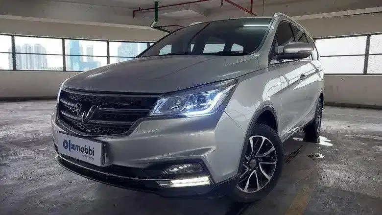 DP RENDAH - Wuling Cortez 1.8 C Bensin-AT 2018